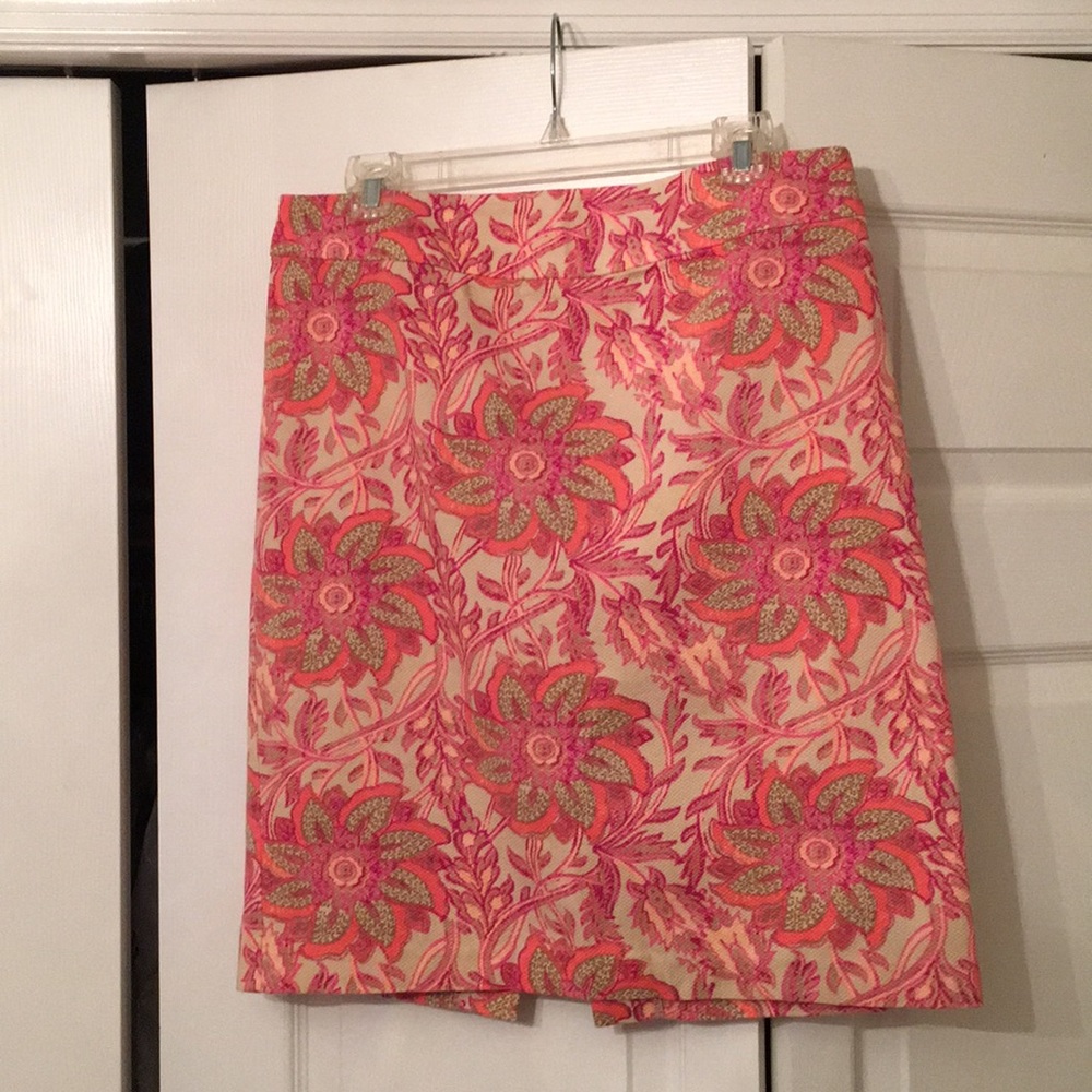 Women’s straight floral skirt sz 10